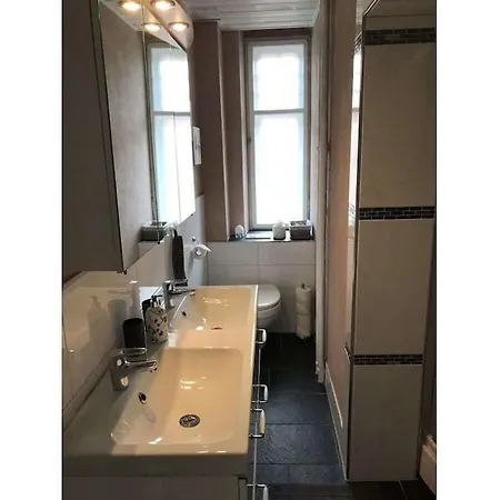 With 2 Bedrooms *